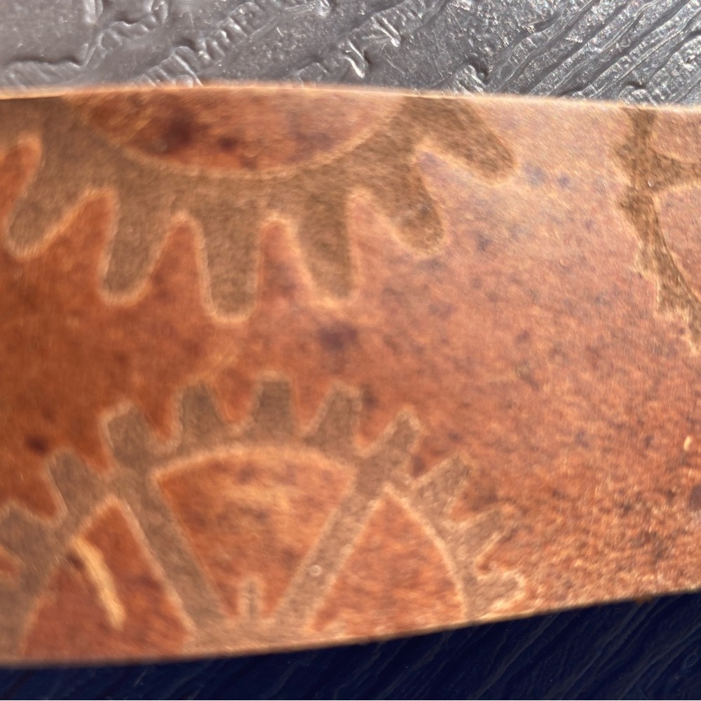 8” Leather Cuff Bracelet Imprinted Gears Brass Latch Hook - Picture 8 of 13